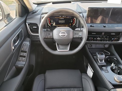 New 2026 Nissan Rogue Platinum image 8