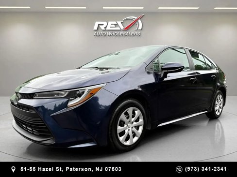Used 2024 Toyota Corolla LE image 1
