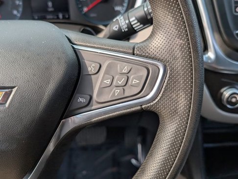 Used 2021 Chevrolet Equinox LS image 22