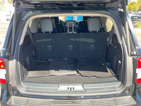 Used 2024 Ford Expedition Max XLT image 27