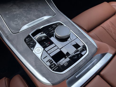 New 2026 BMW X7 xDrive40i w/ M Sport Package image 14