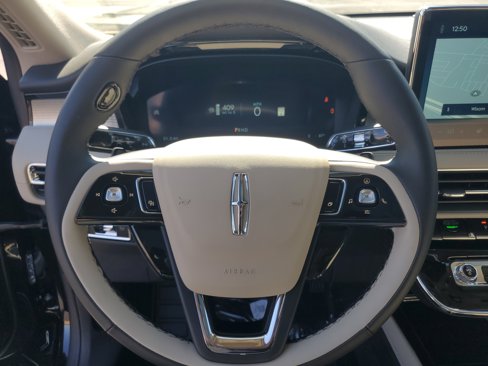 New 2026 Lincoln Corsair Premiere image 16