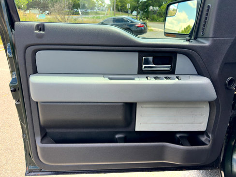 Used 2013 Ford F150 XLT w/ Luxury Equipment Group image 16