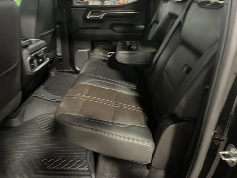 Used 2024 Chevrolet Silverado 1500 High Country w/ High Country Premium Package image 15