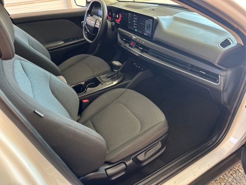 Used 2025 Kia K4 LX image 28