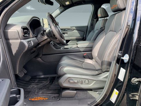 New 2025 Honda Pilot TrailSport image 5