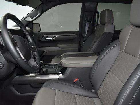 Used 2024 Chevrolet Silverado 1500 ZR2 w/ Technology Package image 13