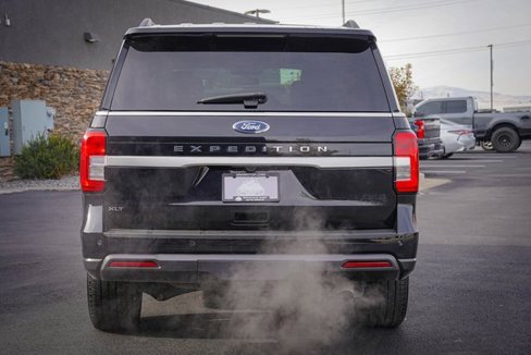 Used 2023 Ford Expedition XLT image 9