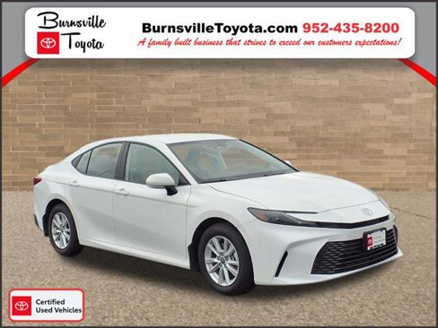 Certified 2025 Toyota Camry LE image 1