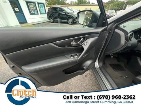 Used 2017 Nissan Rogue SV image 14