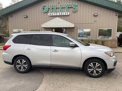 Used 2017 Nissan Pathfinder SL image 1