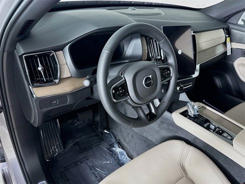New 2026 Volvo XC90 B6 Plus w/ Protection Package Premier image 9