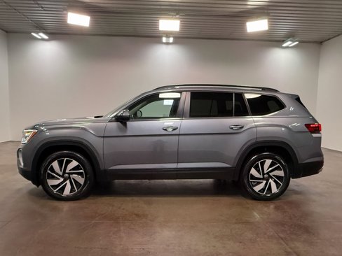 Used 2025 Volkswagen Atlas SE image 6