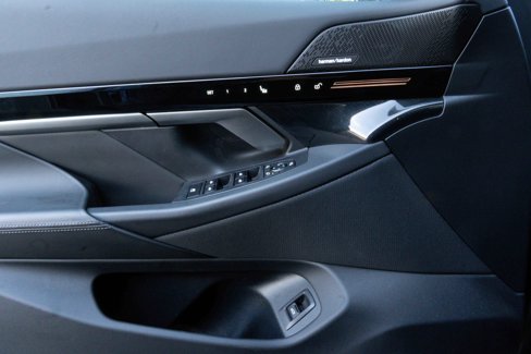 Certified 2025 BMW 530i w/ Premium Package image 28