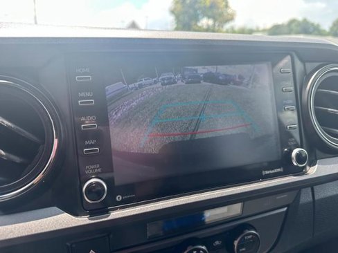 Used 2021 Toyota Tacoma TRD Off-Road image 18