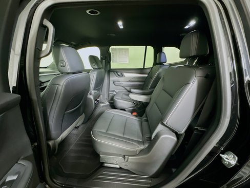 Used 2025 Buick Enclave Preferred image 28