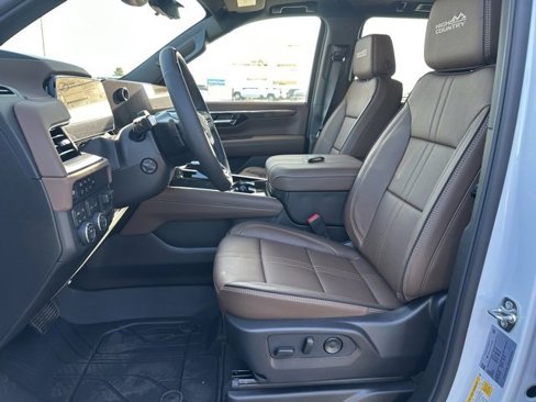 New 2026 Chevrolet Suburban High Country image 8