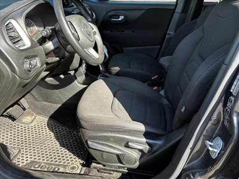 Used 2018 Jeep Renegade Latitude image 11