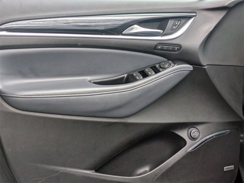 Used 2024 Buick Enclave Premium image 11
