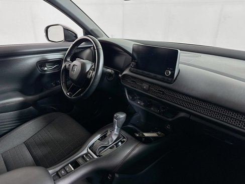 Used 2025 Honda HR-V Sport image 26