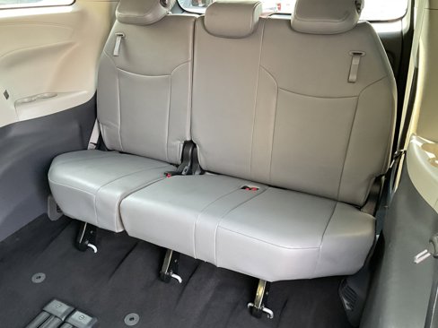 Used 2024 Toyota Sienna XLE image 35