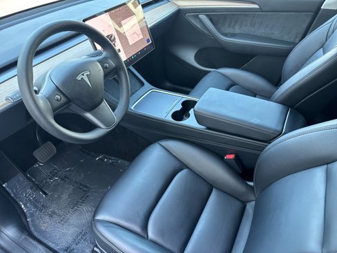 Used 2023 Tesla Model Y Long Range image 10