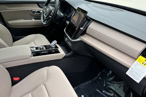 New 2026 Volvo XC90 B5 Plus image 14