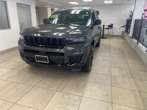 New 2025 Jeep Grand Cherokee L Altitude image 1
