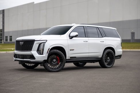 Used 2025 Cadillac Escalade V image 2