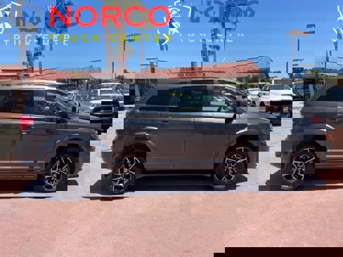 Used 2018 Dodge Journey SE w/ Popular Equipment Group image 1