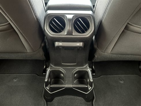 Used 2018 Jeep Wrangler Unlimited Sport S image 28