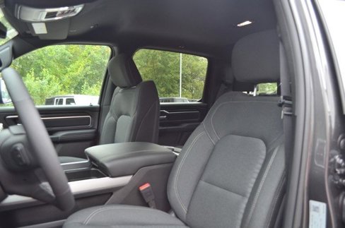 New 2026 RAM 1500 4x4 Crew Cab image 15