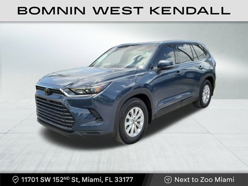 Used 2025 Toyota Grand Highlander FWD image 2