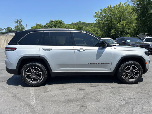 Used 2022 Jeep Grand Cherokee Trailhawk image 2