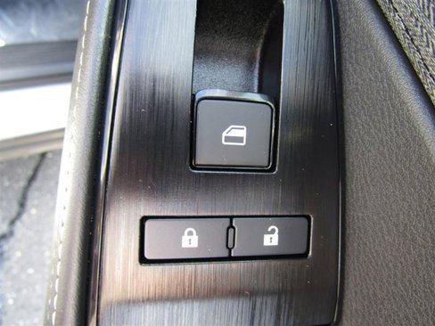 Used 2022 Nissan Rogue SV image 29