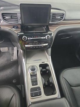 Used 2023 Ford Explorer Limited image 3