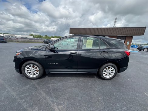 Used 2018 Chevrolet Equinox LS image 2