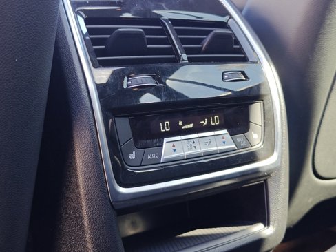 Used 2025 BMW X5 xDrive50e image 27