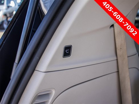 Used 2021 Chrysler Pacifica Touring-L image 9