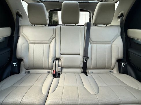 Used 2020 Land Rover Discovery Landmark image 24