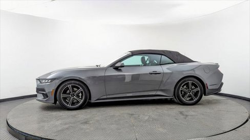 Used 2025 Ford Mustang Premium image 30