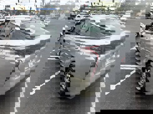 Used 2016 Toyota Prius Three Touring image 3