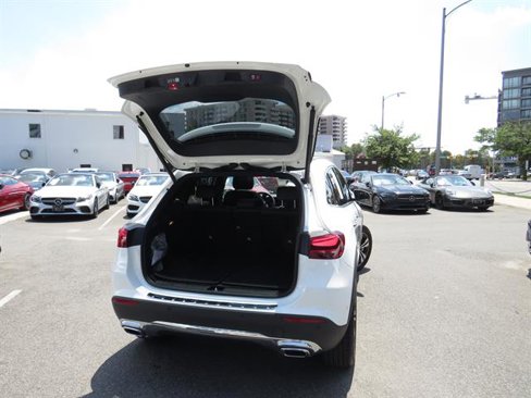 Used 2025 Mercedes-Benz GLA 250 4MATIC image 32