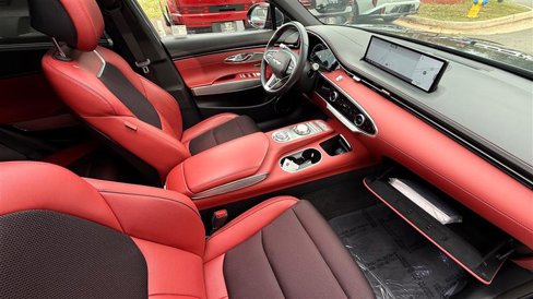 Used 2024 Genesis GV70 2.5T w/ Sport Prestige Package image 30