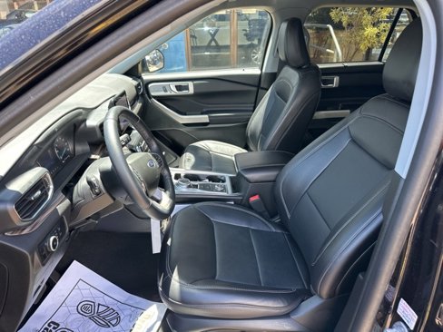 Used 2023 Ford Explorer Limited image 8