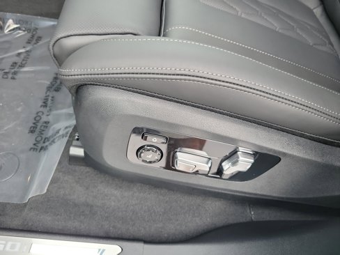 New 2026 BMW X7 M60i image 21