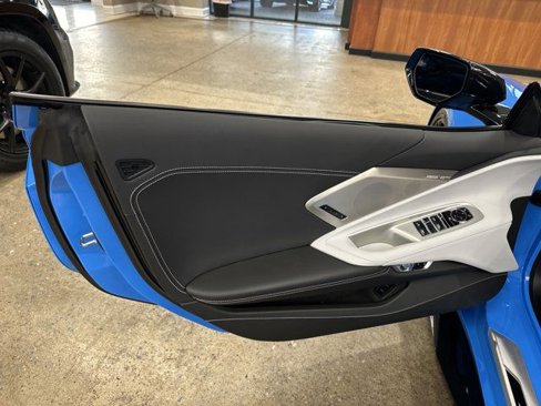 Used 2025 Chevrolet Corvette Z06 image 8