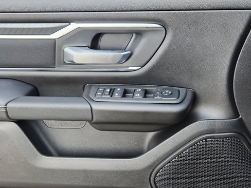 New 2026 RAM 1500 4x4 Crew Cab image 25