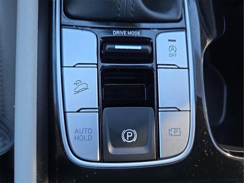 Used 2025 Hyundai Tucson SE image 16