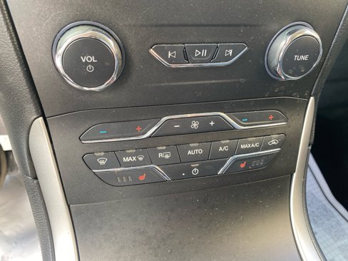 Used 2020 Ford Edge SEL image 14